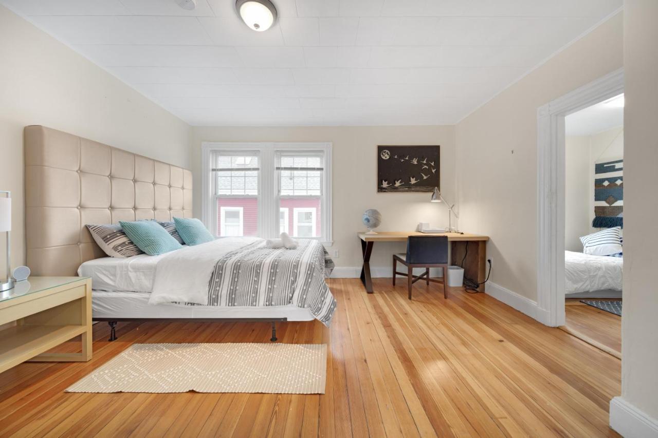 5Br 2Bh Bright & Spacious Apt In Brighton Boston Exterior foto