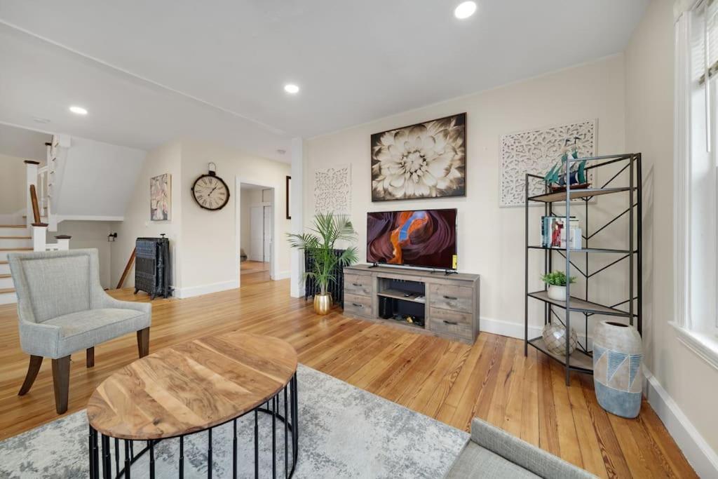 5Br 2Bh Bright & Spacious Apt In Brighton Boston Zimmer foto
